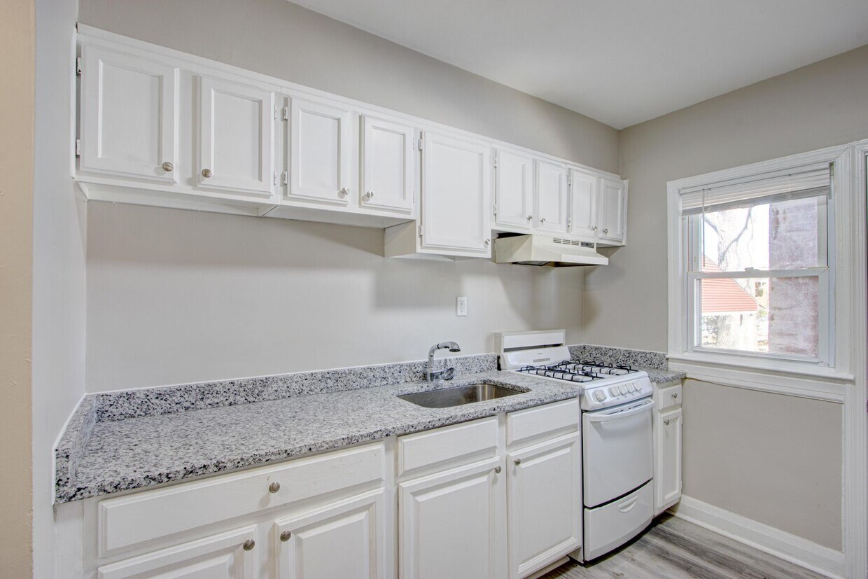 Primary Photo - 5537 Gist Ave
