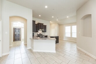 Building Photo - 23818 Hawthorn Dale Ct