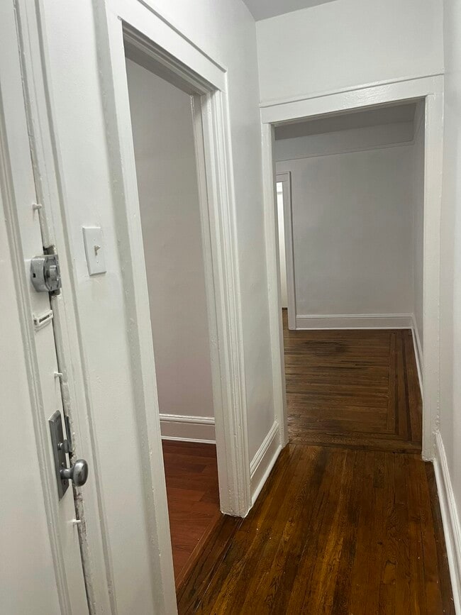 Building Photo - 43-36 42st, Unit 1F