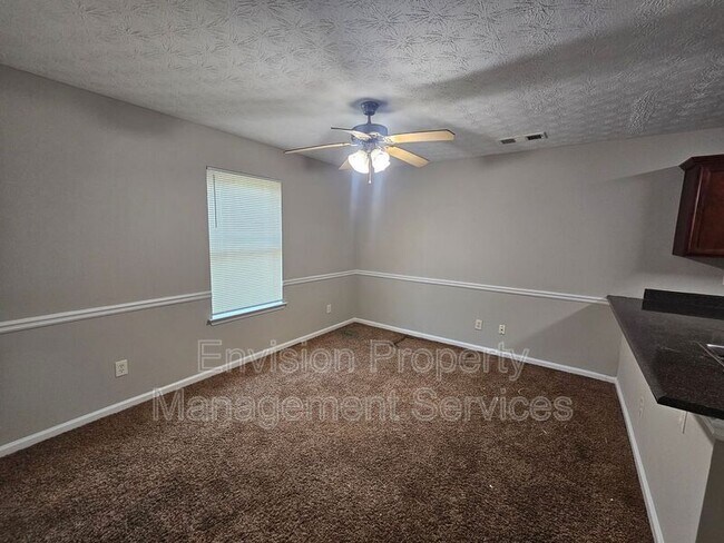 Foto del edificio - 1556 Arbor Pl Dr