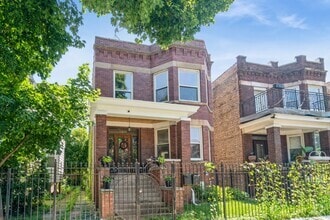 Building Photo - 2339 N Springfield Ave