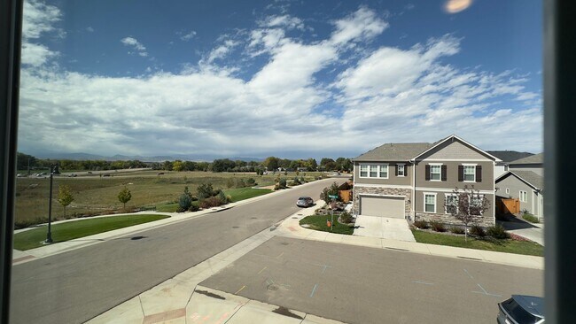 Foto del edificio - Great Townhome in Timnath Lakes
