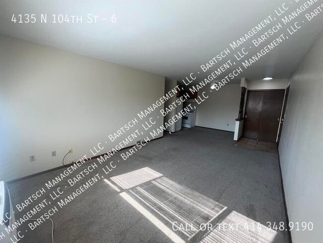 Building Photo - 4135 N 104th St