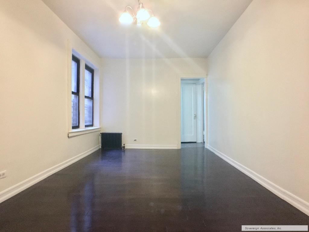 Primary Photo - 30 Cooper St