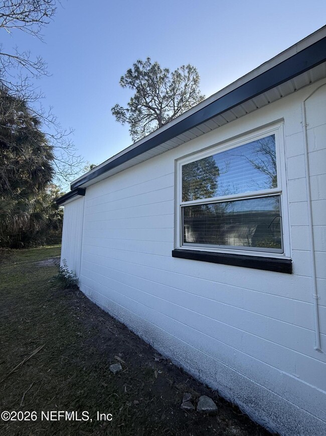 Building Photo - 696 Kestner Rd