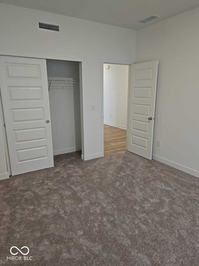 Building Photo - 1118 Elmwood Ln
