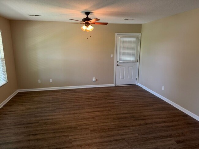 Foto del edificio - Maryville 37801 - 3 bedroom, 2 bath home - Contact Ed Johnson (865) 924-5045