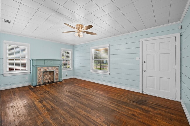 Building Photo - Vintage Home w/ Modern Updates, Minutes from Texas Tech