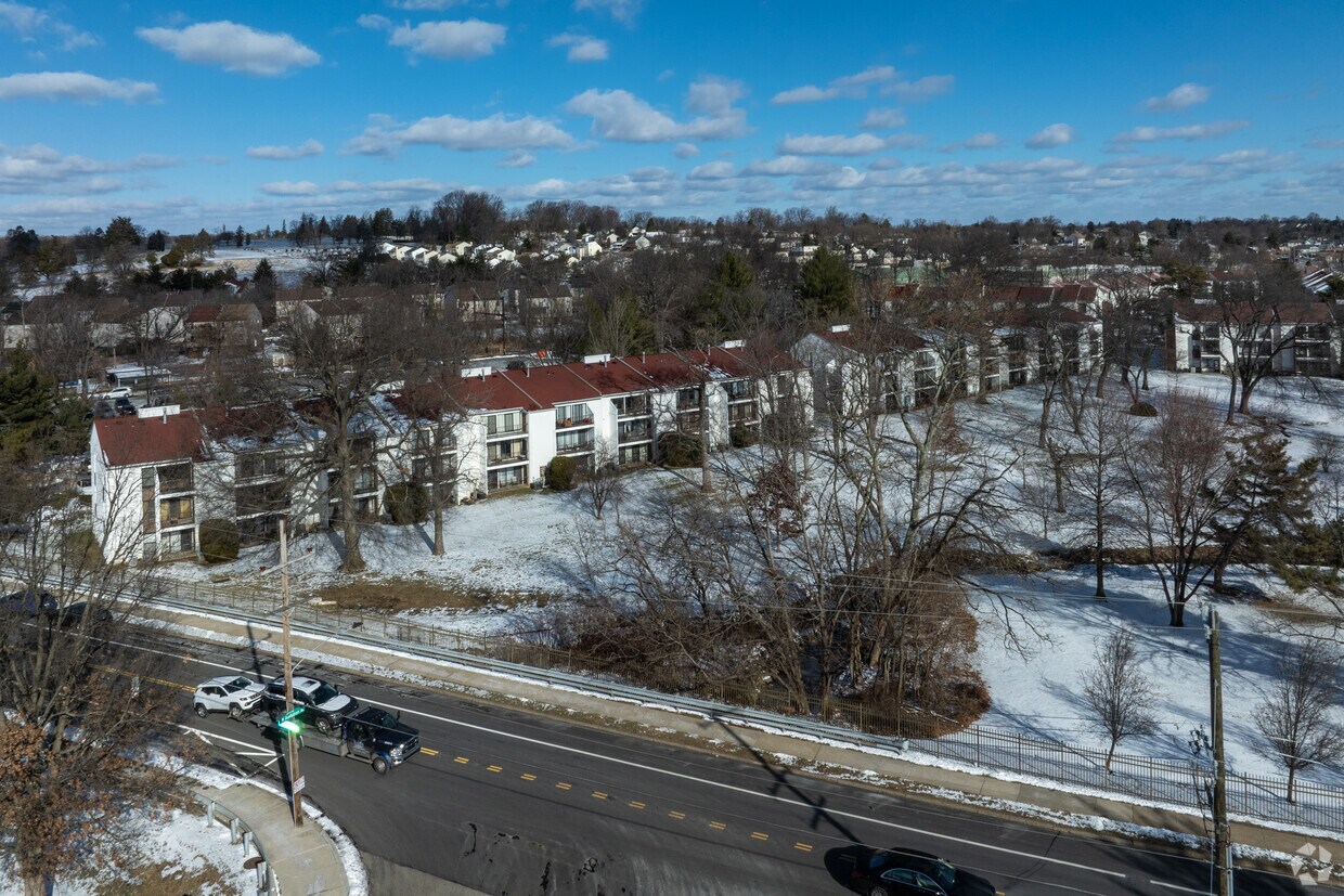 Foto aérea - Carousel Station Condominiums