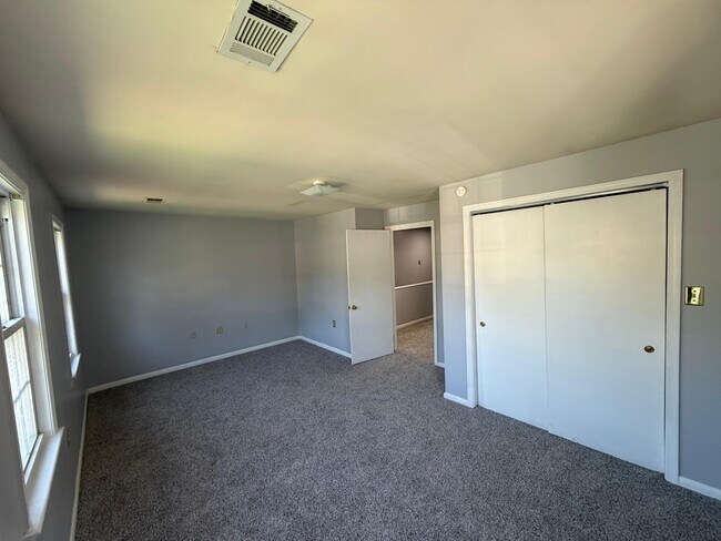 Foto del edificio - 405 47th St NE