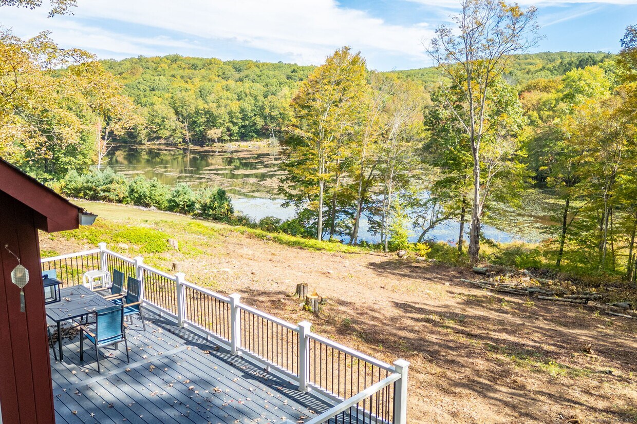 Foto principal - 235 White Deer Rocks Rd