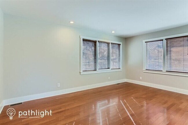 Foto del edificio - 3041 Woodbridge Street, Roseville, MN, 55113
