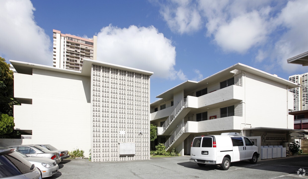 Primary Photo - 1552 Kewalo St
