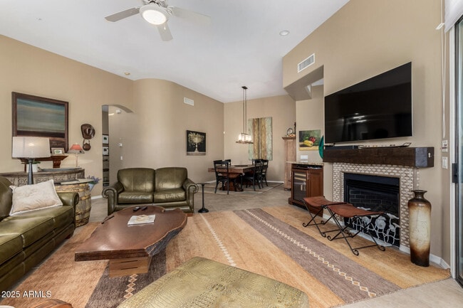 Foto del edificio - 9270 E Thompson Peak Pkwy