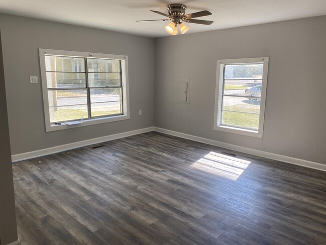 Building Photo - 509 Reid Ave