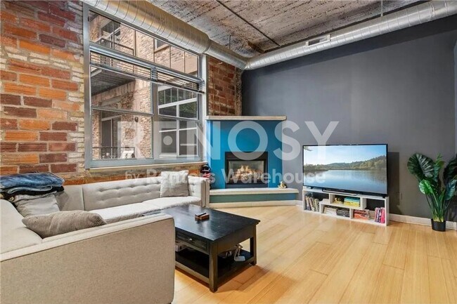 Foto del edificio - Downtown Luxury Condo Available!