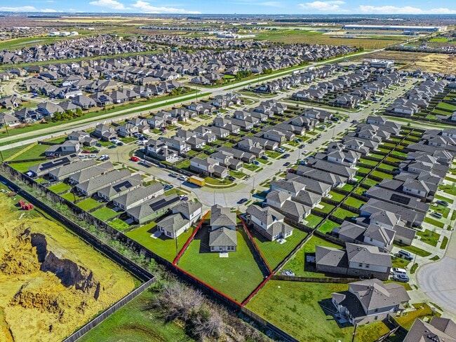 Foto del edificio - 5903 Dawning Sun Rd