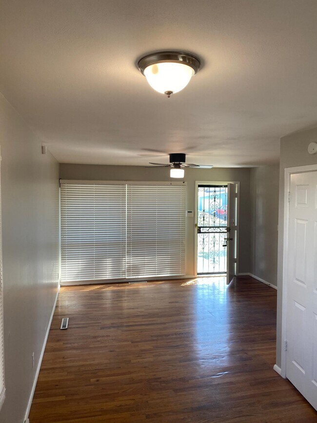 Foto del edificio - 3512 Cypress Ave