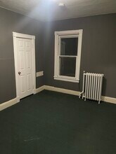 Building Photo - 145 Oneil St