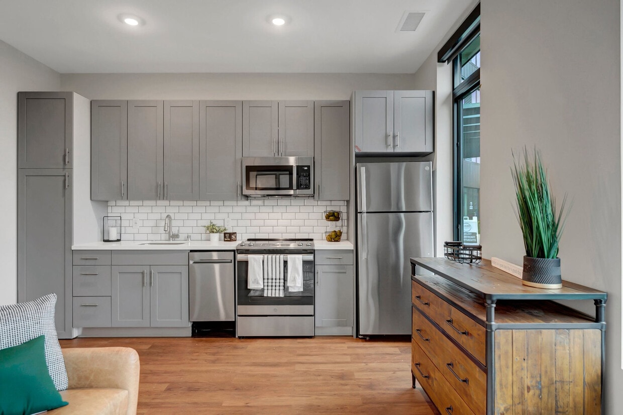 Waterford Bay 380 Randolph Ave Saint Paul, MN Apartments for Rent