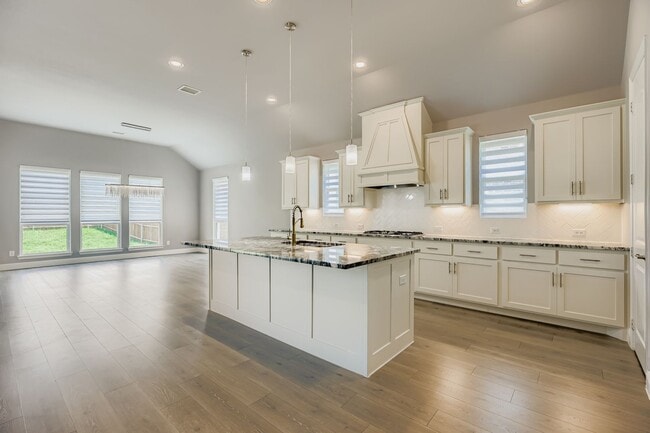 Building Photo - 2022 Coventry Dr