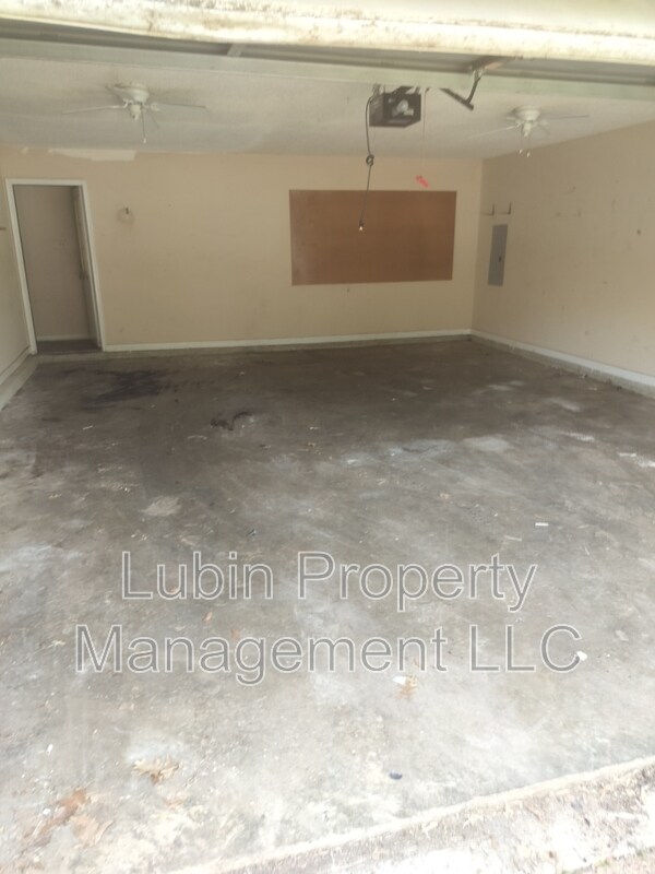 Building Photo - 8763 Grandbury Pl