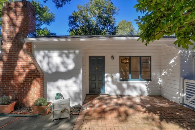 Building Photo - 1766 Woodhaven Way