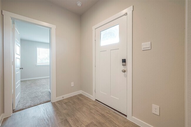 Foto del edificio - 2920 Gunnersbury Dr