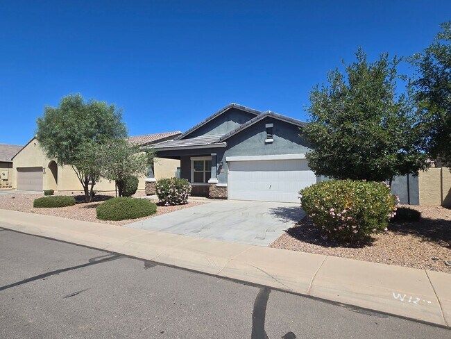 Foto del edificio - Remodeled, like-new, 3-bedroom, 2-bath