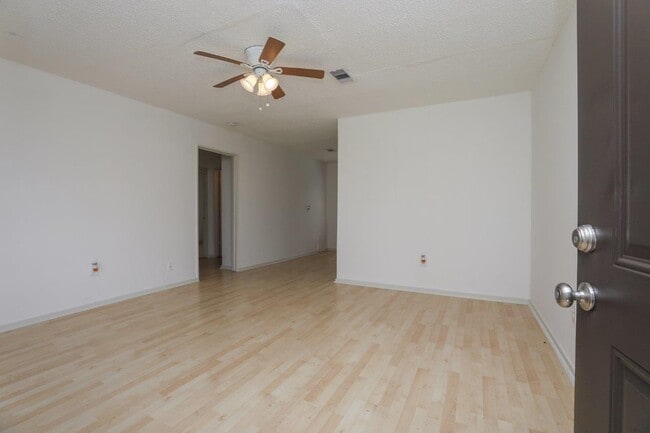 Building Photo - 5418 Myrtlewood St