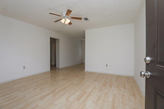 Foto del edificio - 5418 Myrtlewood St