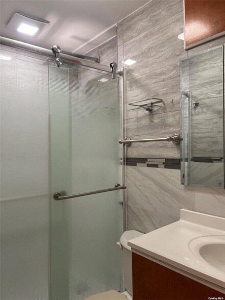 Foto del edificio - 32-60 85th Street Unit