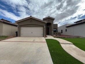 Building Photo - 13454 Everingham St