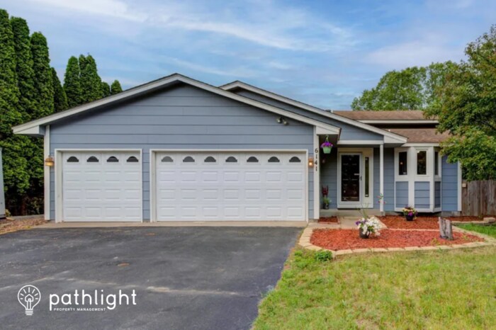 Foto principal - 6141 Egg Lake Road North