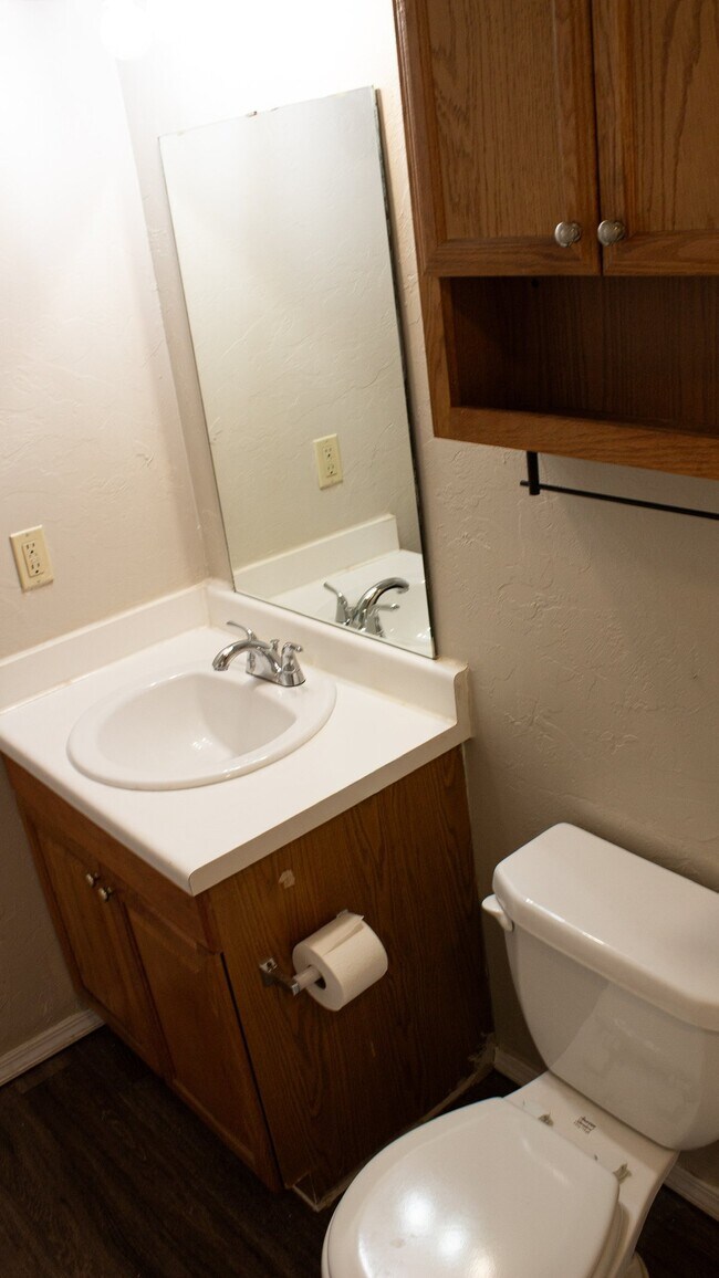 Foto del edificio - 1329 Eastgate Dr