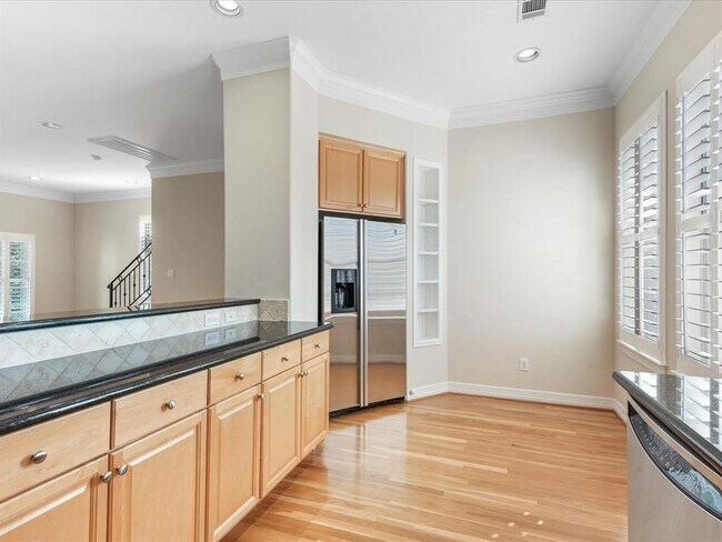 Building Photo - 2144 Bancroft Ln