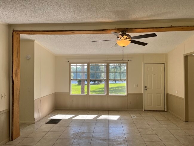 Building Photo - 676 Ellenberg Rd