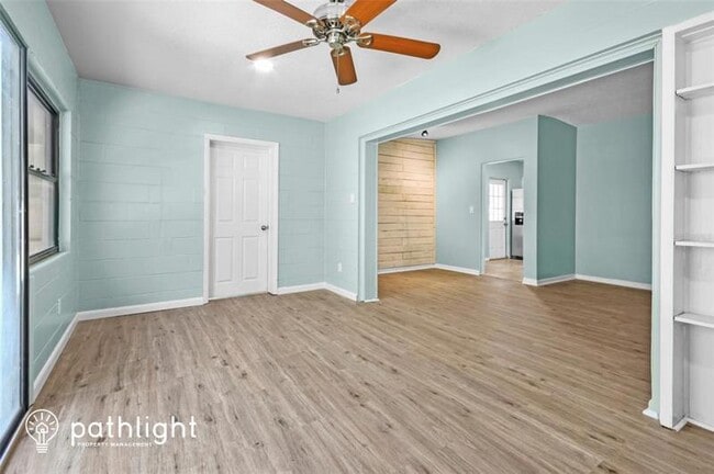 Building Photo - 115 N Lakewood Cir