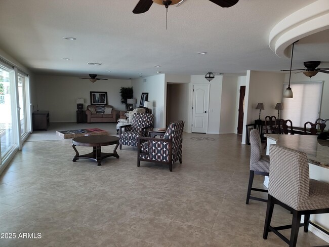 Foto del edificio - 17230 N Country Club Dr
