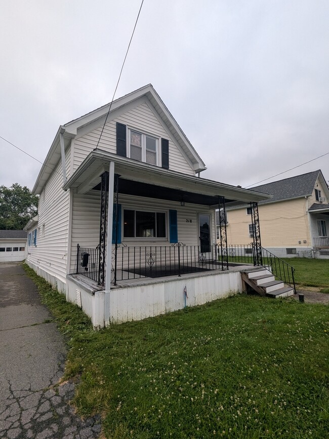 Building Photo - 218 Alaska St
