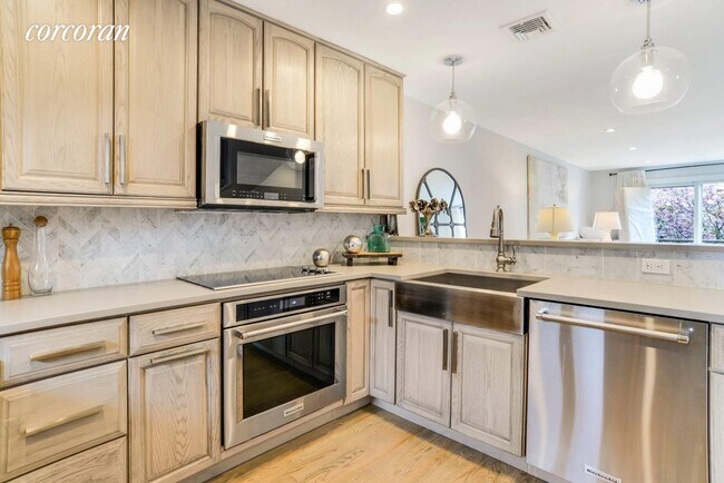 Foto del edificio - 3038 Mitchell Rd