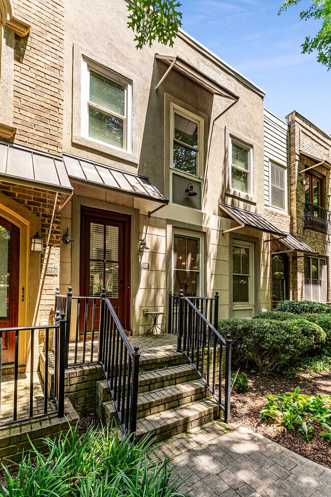 Foto del edificio - 395 Laurent St NW