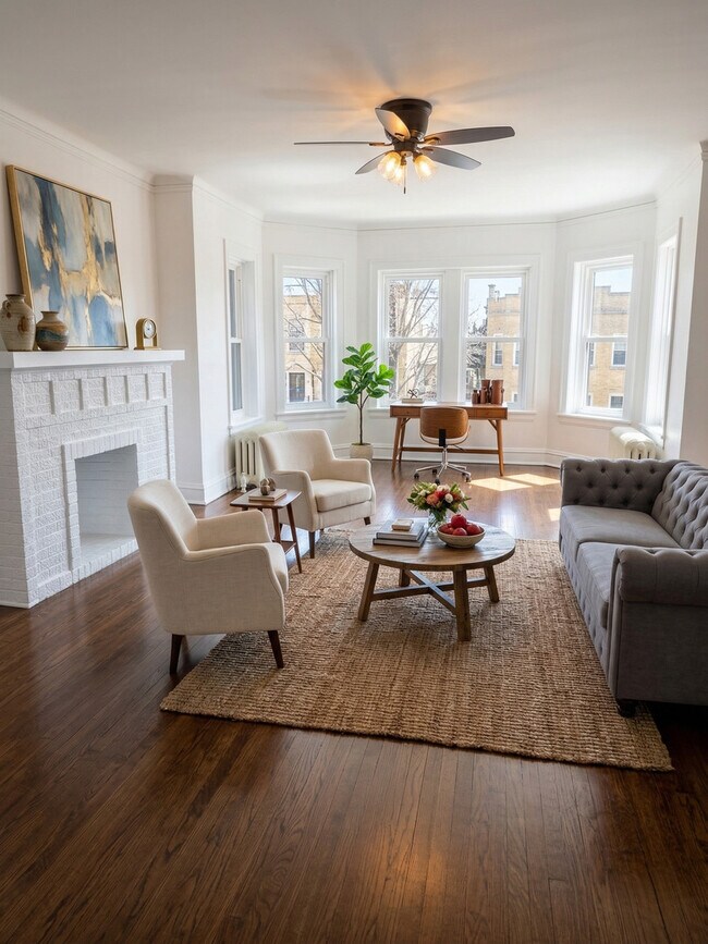 Foto del edificio - 6246 N Oakley Ave