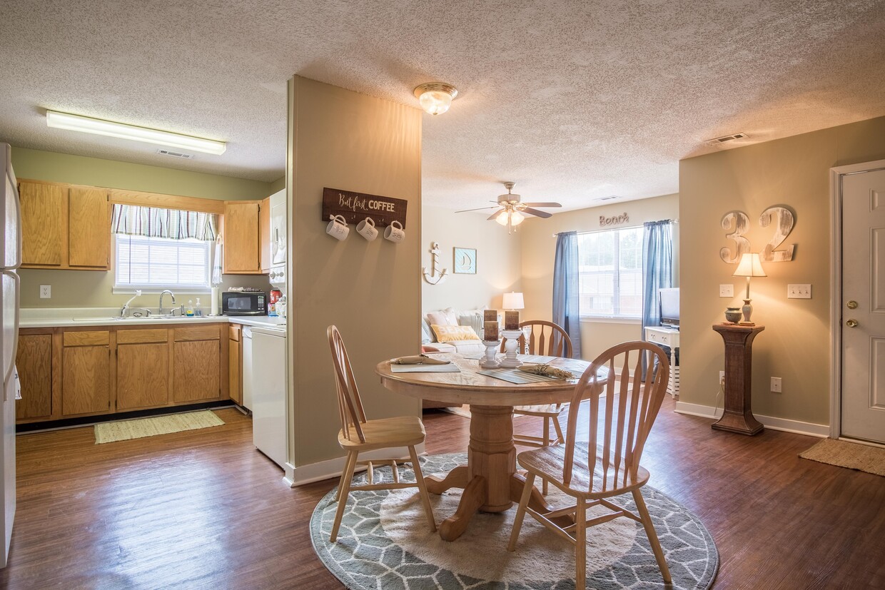 The Pavilion at College Apartments in Hanceville, AL