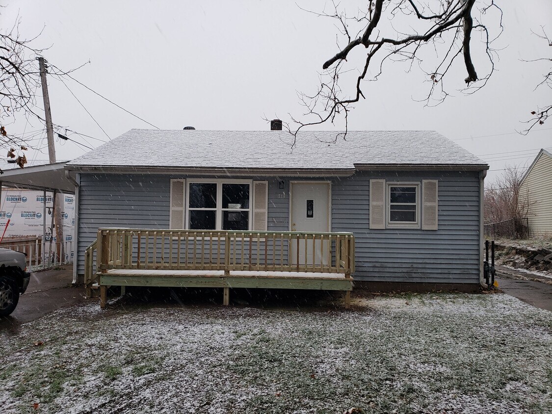 713 E 21st Street Pl S, Newton, IA 50208 House Rental in Newton, IA