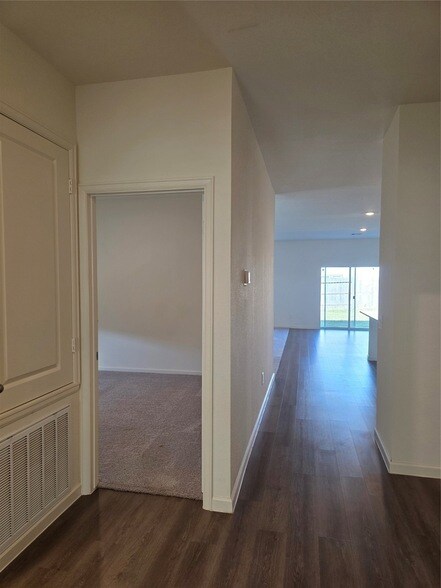 Building Photo - 5903 Grantgrala Dr