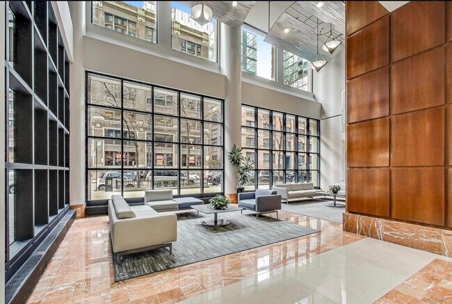 Foto del edificio - 211 E Ohio St