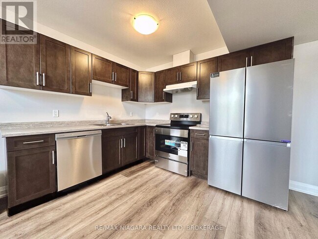 Photo du bâtiment - 925 RUTHERFORD Ave