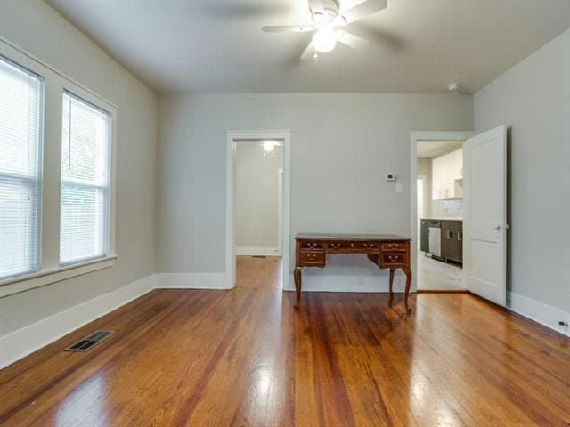 Building Photo - 2654 Gladstone Dr