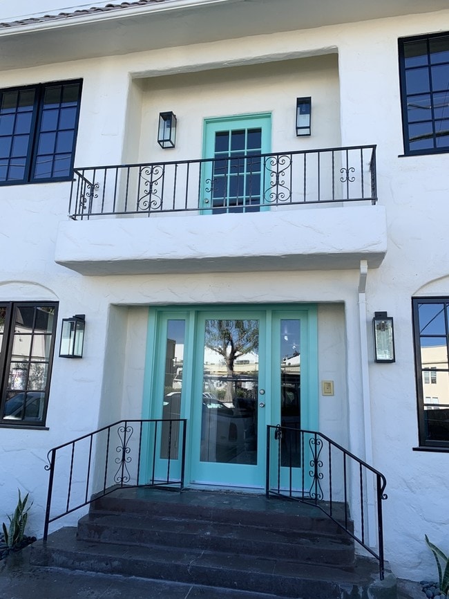 Building Photo - 3922 8th Ave